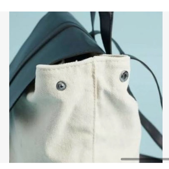 🎉HP🎉 NWOT Deux Lux cream & black Demi canvas backpack - Picture 6 of 16